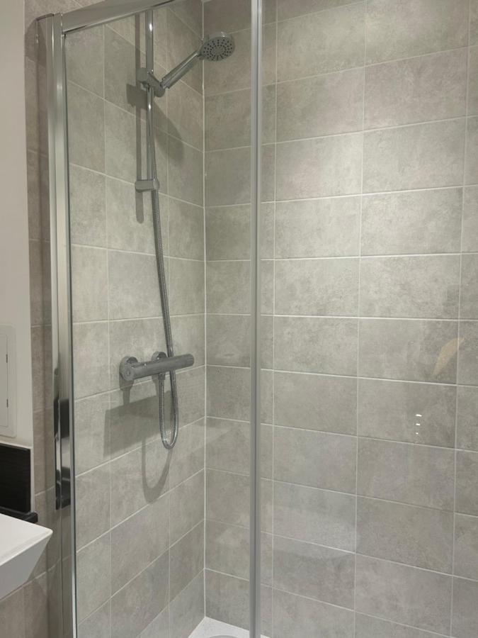 En-Suite Double Room In A Shared Apartment Close To Central London Bagian luar foto